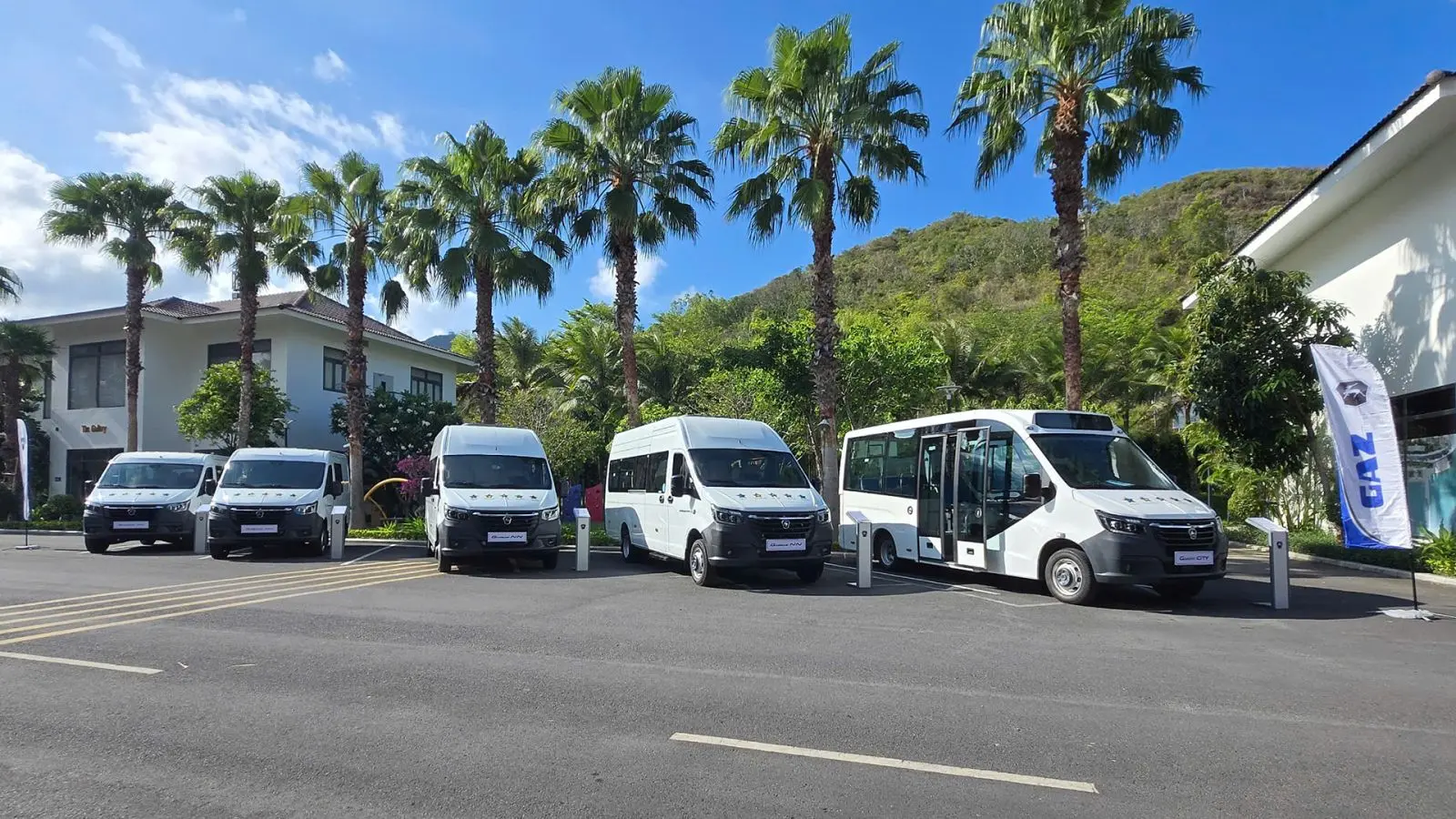 doanh nghiệp tour chủ động xe đưa đ&oacute;n 